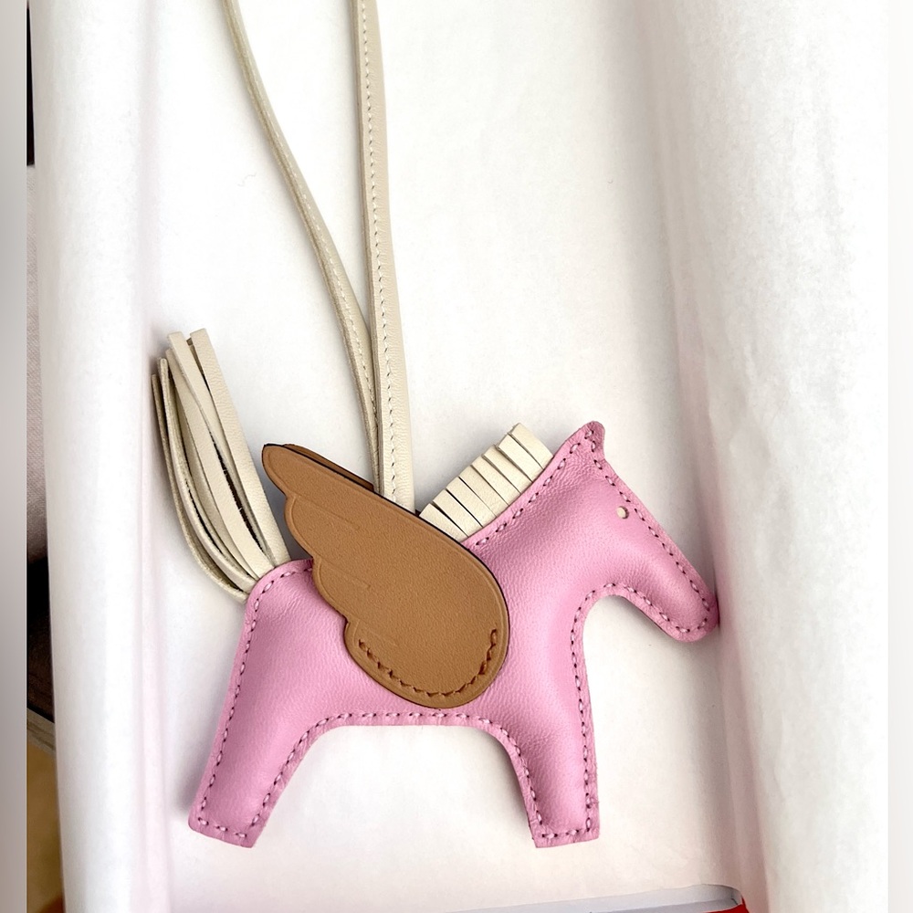 BNIB Hermès Pegasus in Mauve Sylvester